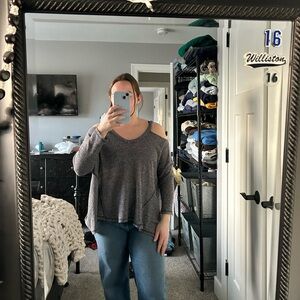 Blue sweater long sleeve from a boutique